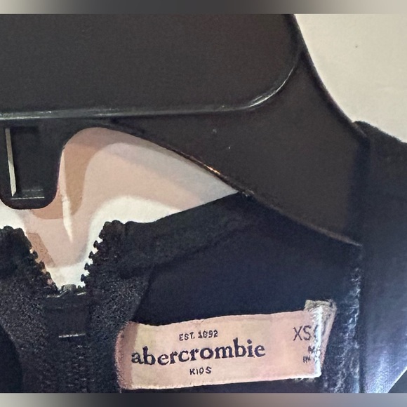Abercrombie & Fitch Girl’s Black Athletic Scuba Skater Dtess XS 8 - Picture 3 of 3